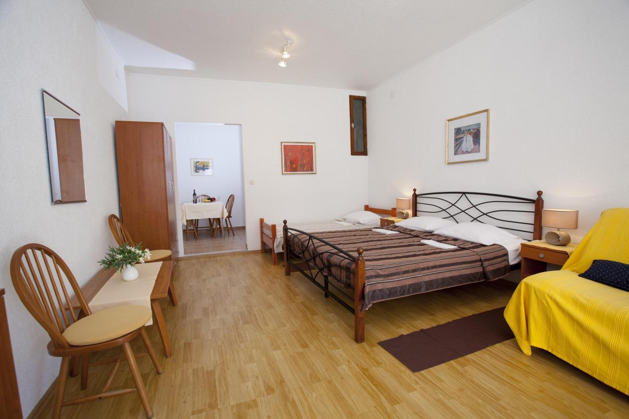 Apartments Kovacic Makarska Rom bilde